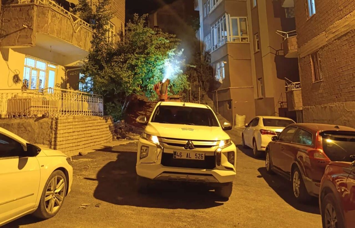 Hakkari’de Tüm Mahallelerde Sivrisinekle Mücadele Devam Ediyor
