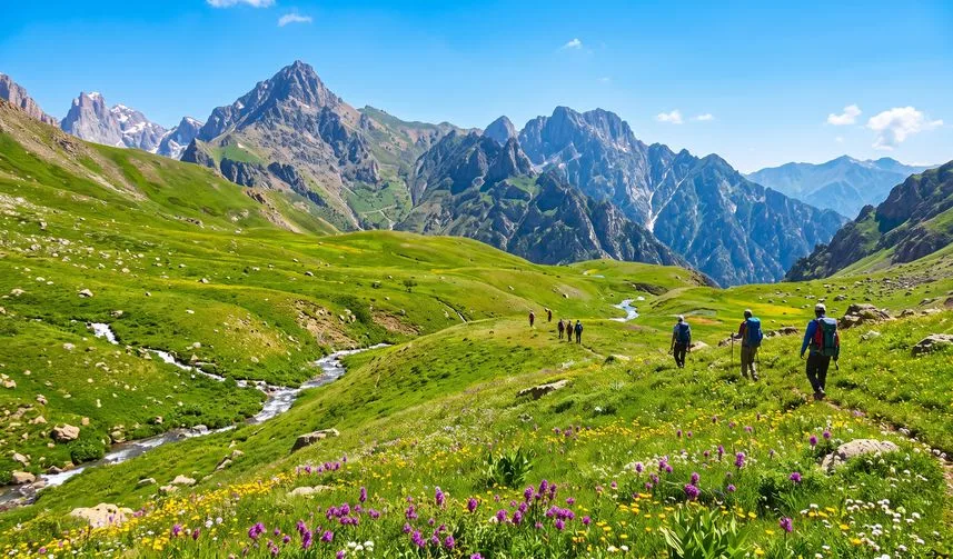 Şemdinli Gezi Rehberi 2026: Nehri, Taş Köprü, Kayme Sarayı ve Gezilecek Yerler