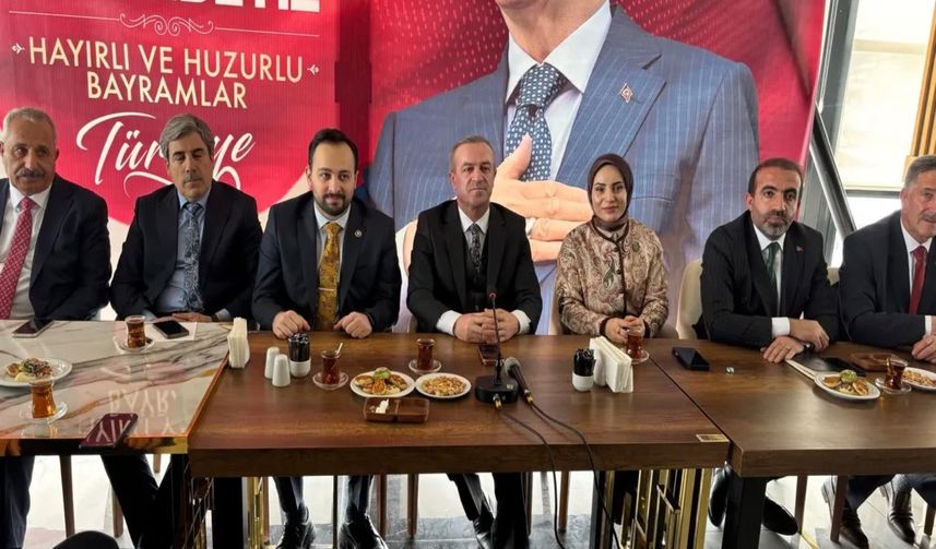AK Parti Hakkari Teşkilatı Bayramlaşma Programında Buluştu