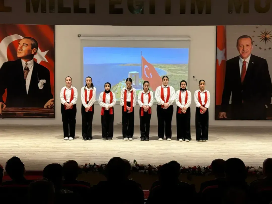 Hakkari’de Çanakkale Zaferi’nin 111. Yılı Duygu Dolu Programla Anıldı