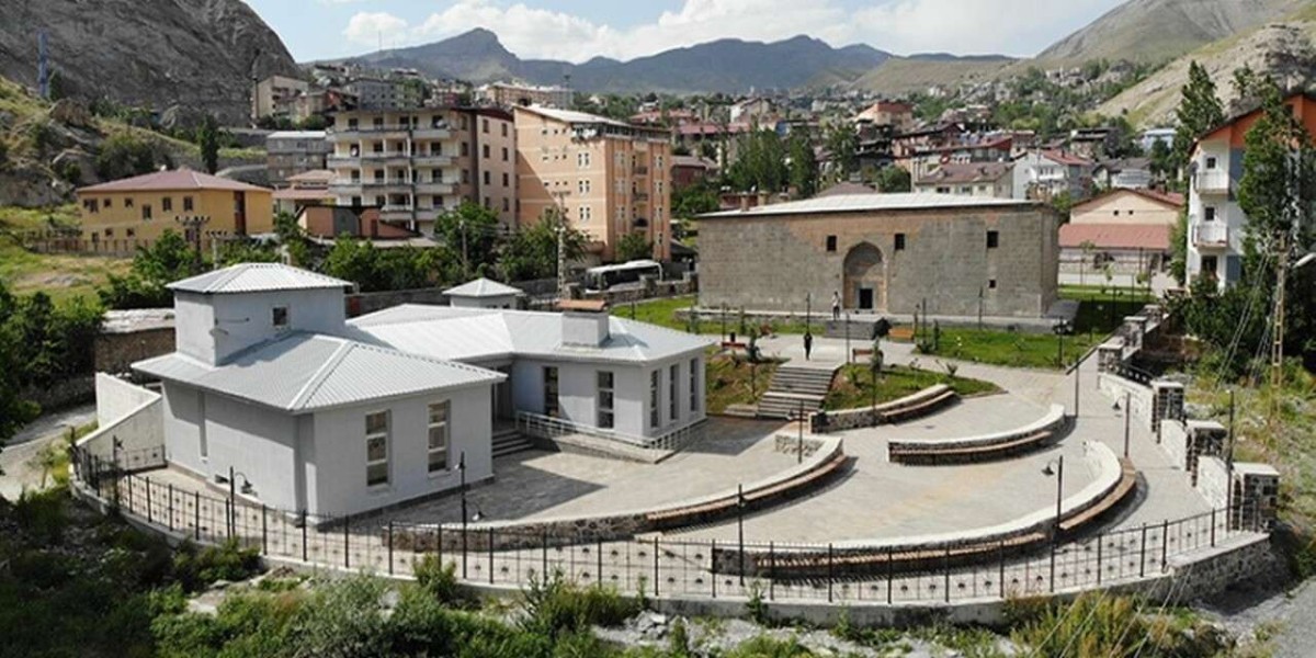 Hakkâri Meydan Medresesi’nde Profesyonel Çekimler Artık Ücretli