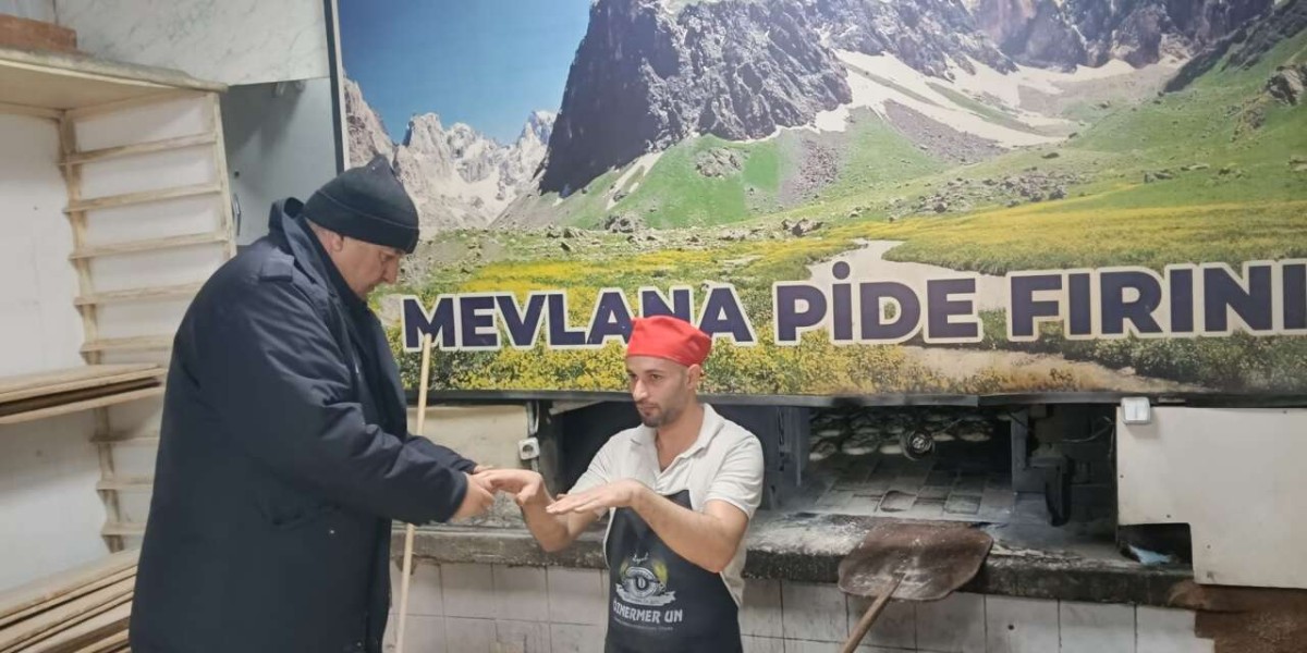 Hakkari’de Fırınlara Sıkı Denetim: Hijyen ve Gramaj Kontrolü Yapıldı