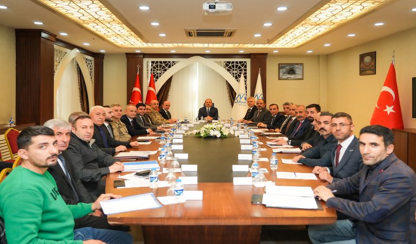 Hakkâri’de Sokak Hayvanları İçin Kritik Toplantı: Çalışmalar Masaya Yatırıldı