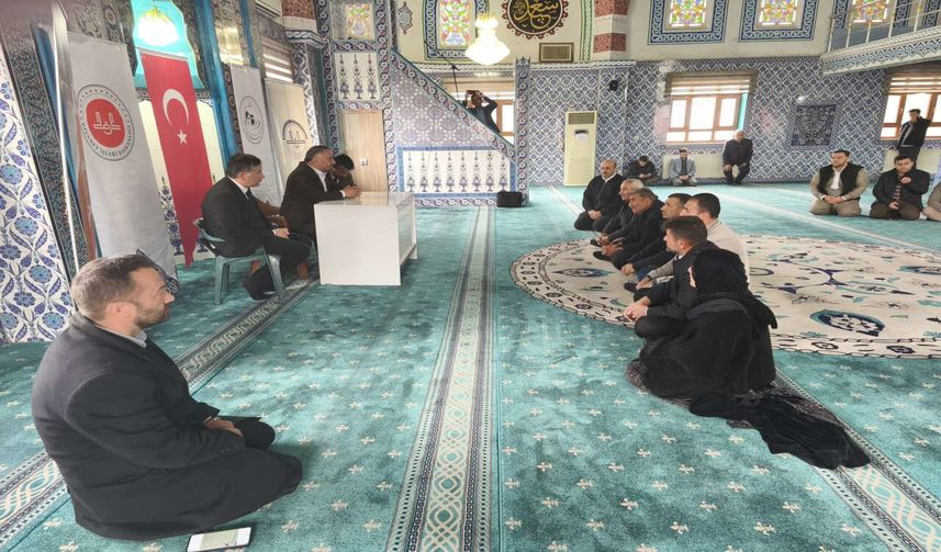 İl Müftüsü Okuş’tan Hacı Adaylarına Seminer, Hafızlara Anlamlı Hediye
