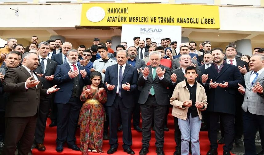 Hakkari’de Eğitime Büyük Destek: MÜSİAD’dan Teknoloji Sınıfları ve Donanım Yardımı