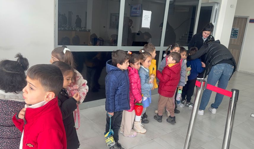 Hakkari’de Miniklerden Kütüphane Ziyareti: Kitaplarla İlk Buluşma