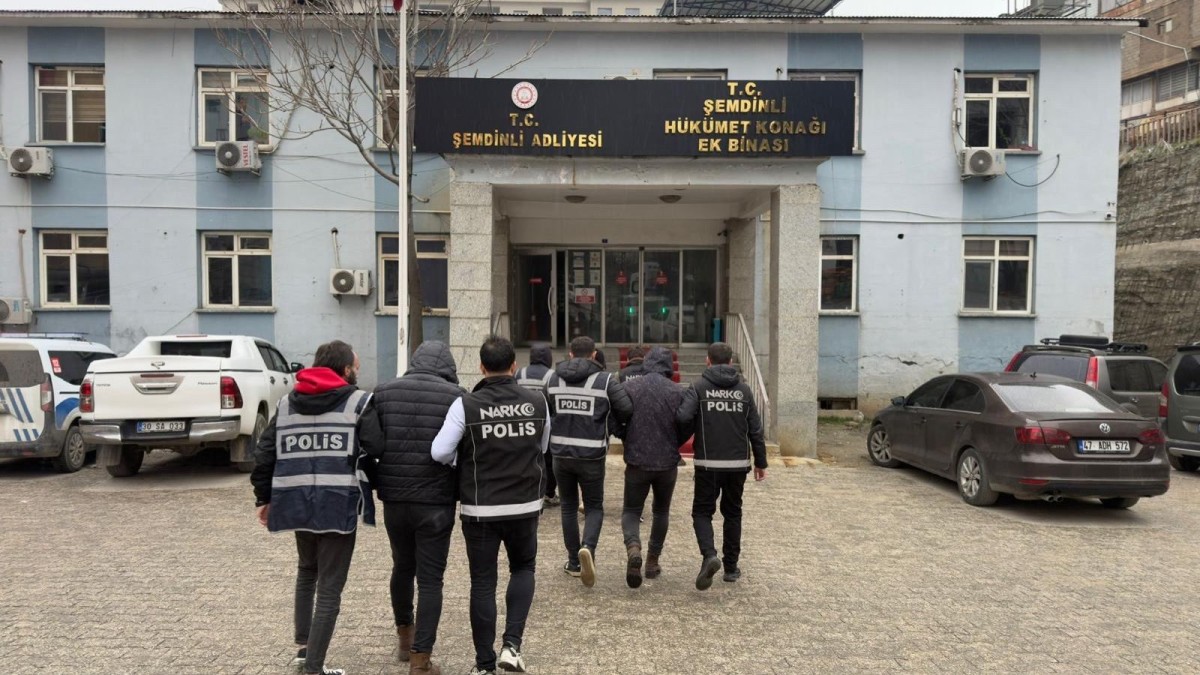 Hakkâri’de Aranan 12 Şahıs Yakalandı: Sınır Kapısında Operasyon