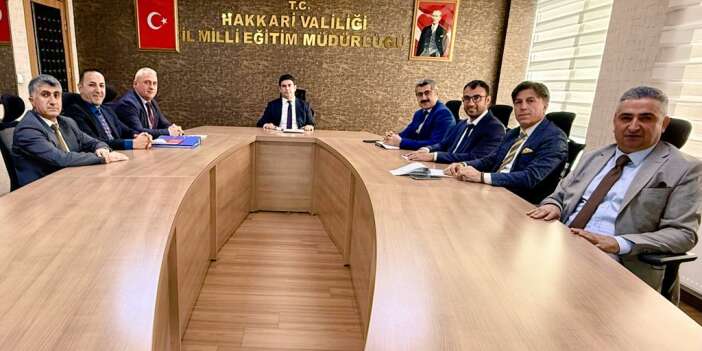 Hakkari’de Eğitim Masaya Yatırıldı: Haftalık Koordinasyon Toplantısı Yapıldı