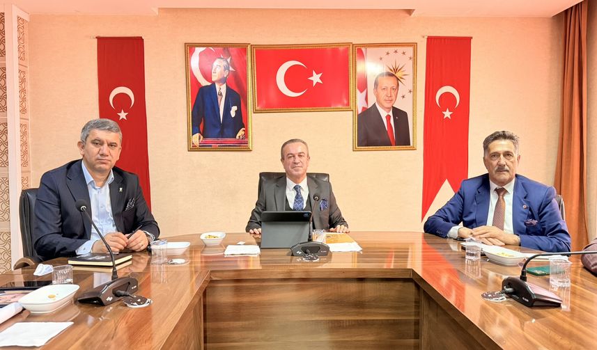 AK Parti Hakkari Teşkilatı Toplandı: Çalışmalar Değerlendirildi