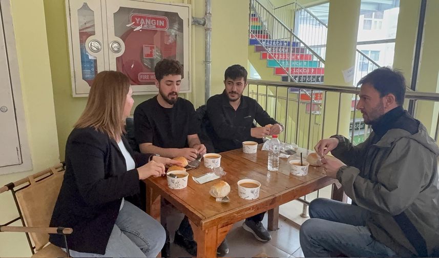 CHP Hakkari’den Öğrencilere Sınav Sabahı Çorba Desteği