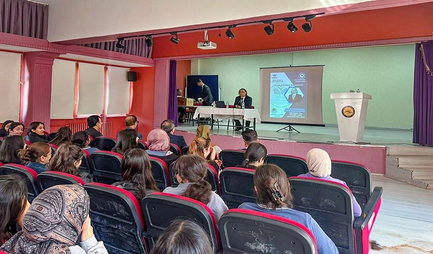Rektör Gençcelep Öğrencilerle Buluştu