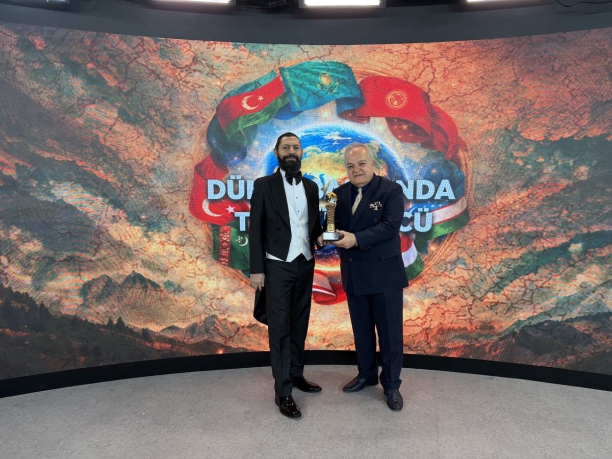 Akif Manaf’a “Türk Dünyası Barış Ödülü”