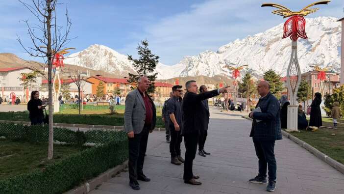 Hakkari’de Parklar Denetlendi: Bakım ve Onarım Çalışmaları Başlıyor