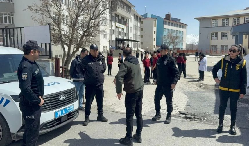 Hakkâri’de Okullarda Güvenlik Alarmı: Önlemler Üst Seviyeye Çıkarıldı
