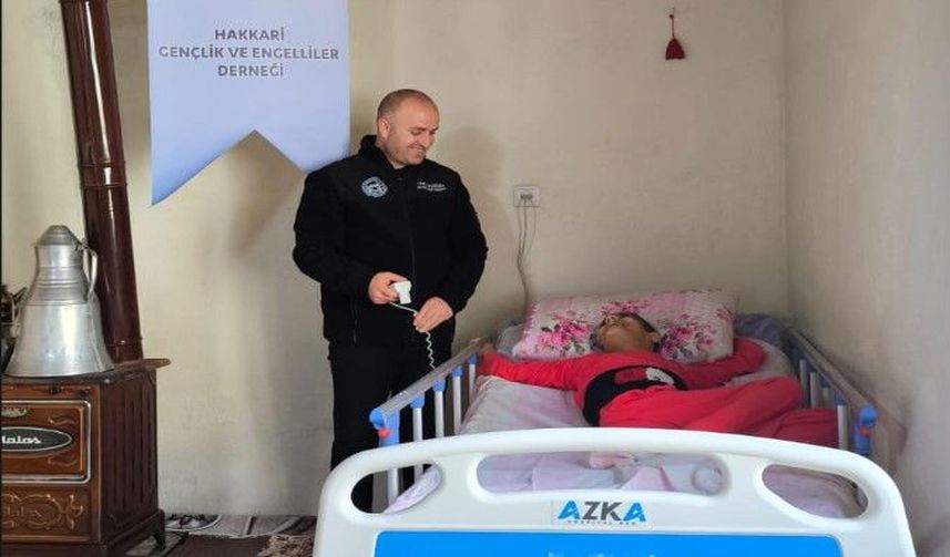 Hakkâri’de Anlamlı Destek: Engelli Bireye Hasta Yatağı Yardımı