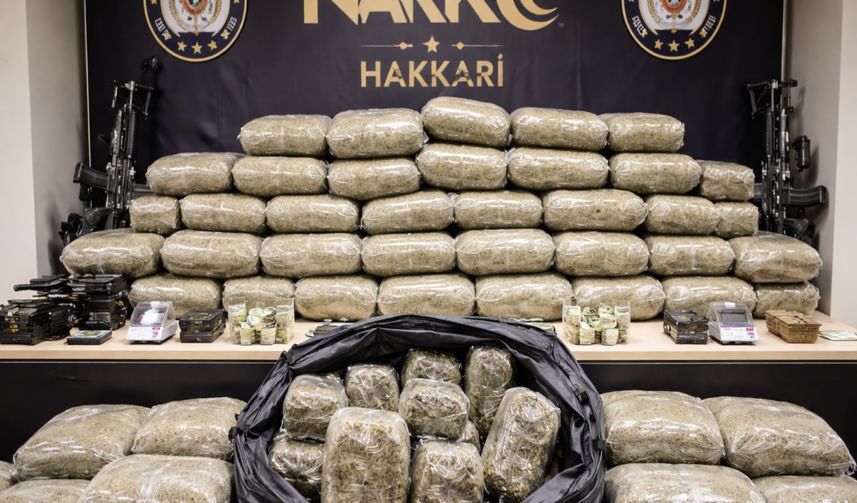 Hakkari’de 64,5 Kilogram Skunk Ele Geçirildi: 4 Şüpheli Gözaltına Alındı