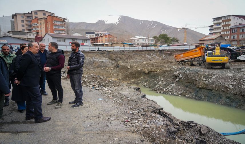 Hakkâri’de Yeni Proje Yükseliyor: Millet Bahçesi ve Otopark İçin Çalışmalar Sürüyor
