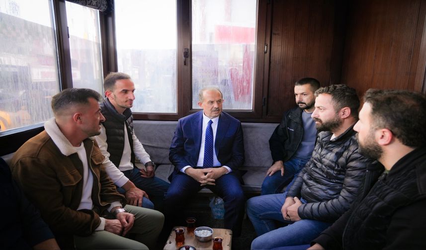 Vali Taşyapan’dan Konak Taksi Durağına Ziyaret