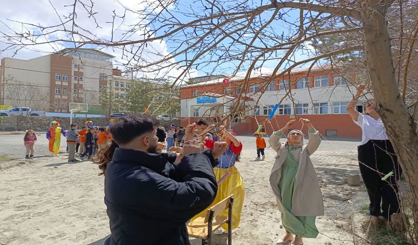 Hakkari’de Minik Kalpler "Bir Dilek Tut" Etkinliğiyle Güldü
