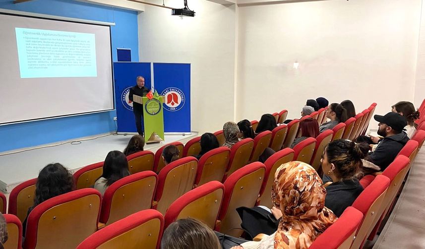Hakkari’de Almanca Öğretmen Adaylarına Gelecek Rehberi: Kritik Söyleşi Gerçekleşti