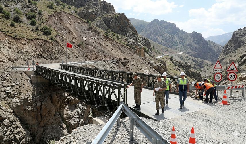 Hakkâri–Van Yolunda Sevindirici Gelişme: TSK’nın Kurduğu Panel Köprü Tamamlandı!
