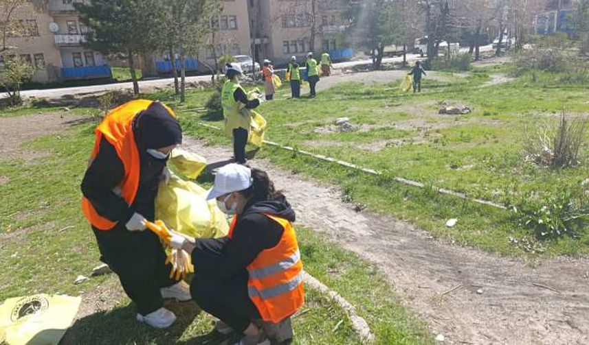 Hakkâri’de Temizlik Seferberliği: 15 Mahallede Eş Zamanlı Çalışma Başlatıldı