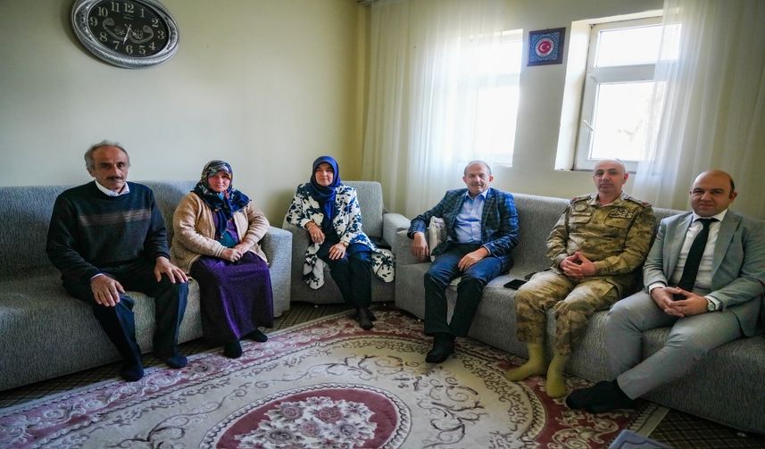 Vali İbrahim Taşyapan’dan Şehit Annelerine Duygulandıran Ziyaret