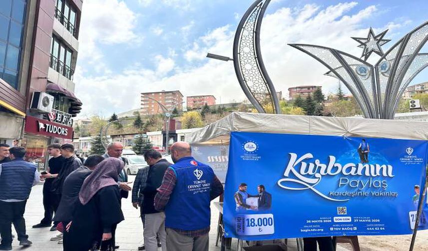 Hakkari’de Kurban Bağış Seferberliği: Bulvar Caddesi’nde Tanıtım Standı Açıldı