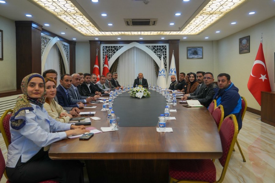 Hakkari Valisi İbrahim Taşyapan’dan Çölemerik Caddesi’ndeki Heyelan Bölgesi İçin Toplantı