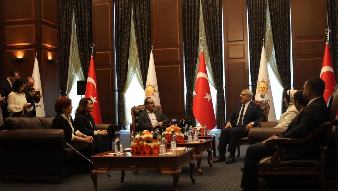 Siyasette Bayram Arifesinde Tarihi Temaslar! MHP, AKP ve DEM Parti’den "Onurlu Barış ve Süreç" Vurgusu
