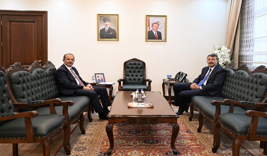 Hakkari Valisi İbrahim Taşyapan’dan Bakan Yardımcısı Ali Çelik’e Ziyaret