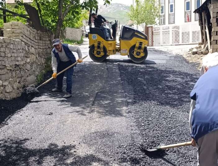 Hakkari'de Hafta Sonu Seferberliği: Yol, Su ve Kanalizasyon Arızalarına Belediye Müdahalesi