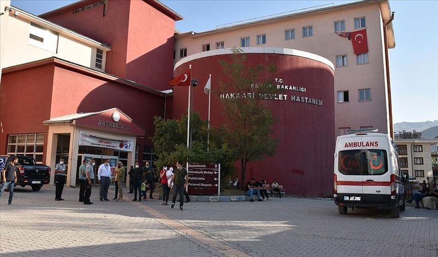 Hakkari’de Aileden Hastaneye Tepki: “Çocuğumuz Van’da Acil Ameliyata Alındı”