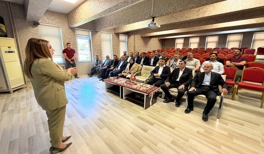 Şemdinli’de Muhtarlara Sosyal Hizmet Modelleri Anlatıldı