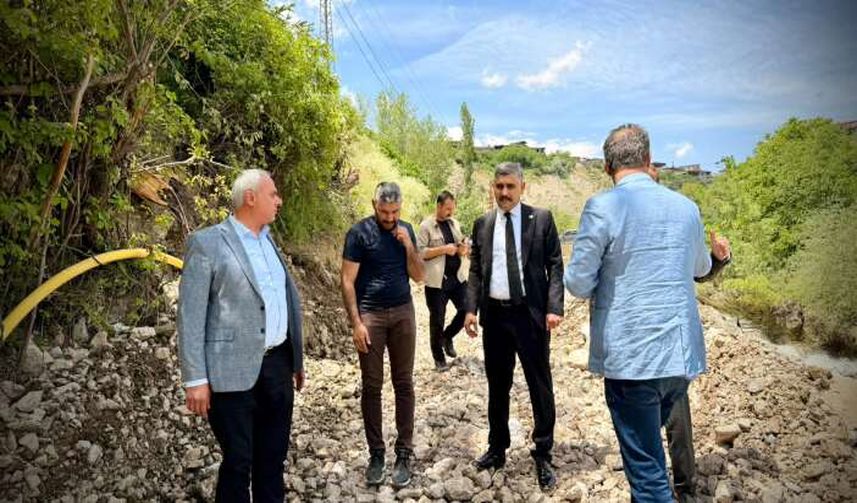Hakkari’de Altyapı ve Asfalt Çalışmaları Yerinde İncelendi
