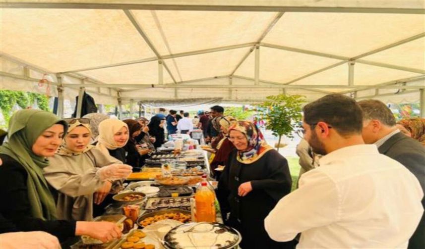 Şemdinli’de Hafızlık Öğrencileri İçin Kurulan Hayır Çarşısına Yoğun İlgi