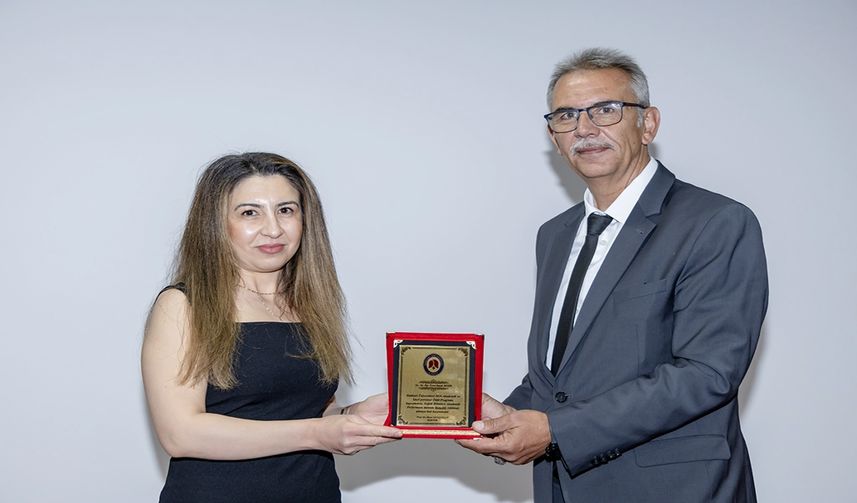 Hakkari Üniversitesi’nde Akademik ve İdari Personele Ödül Töreni