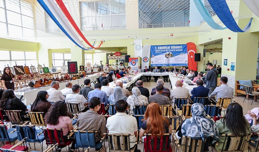 Hakkari ve Vanlı Şairler 1. Edebiyat Günleri’nde Bir Araya Geldi