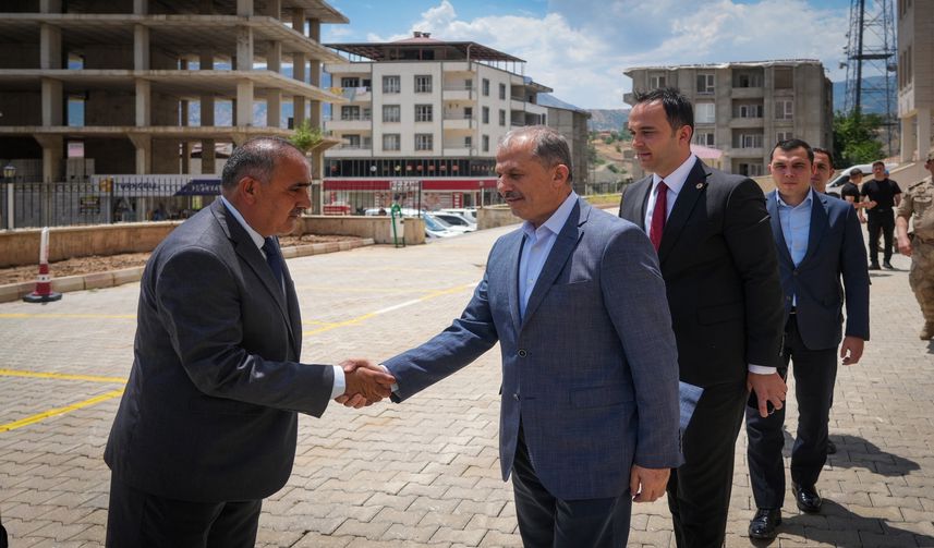 Vali İbrahim Taşyapan’dan Derecik Kaymakamlığı ve Belediyesine Ziyaret