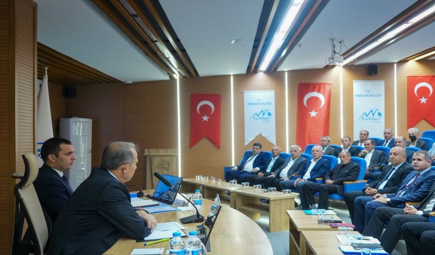 Hakkari’de Muhtarlarla Değerlendirme Toplantısı Yapıldı