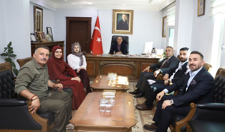 Hakkari Barosu’ndan Kaymakam Yunus Emre Akpınar’a Veda Ziyareti