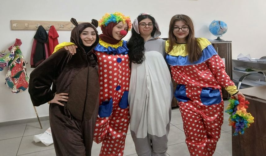 Hakkari Üniversitesi’nden Öğrencilere Tiyatro Etkinliği