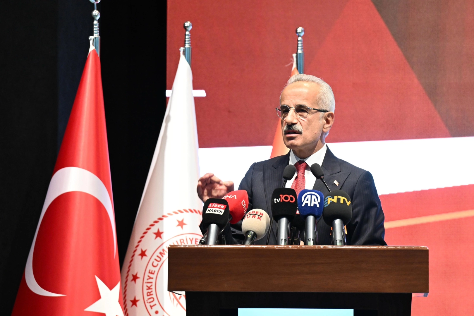 Ulaştırma ve Altyapı Bakanı Hakkari’yi Ziyaret Edecek