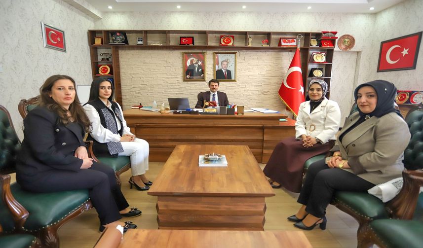AK Parti Kadın Kolları’ndan Kaymakam Emre Cebeci’ye Ziyaret