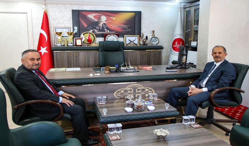 Vali Taşyapan’dan İl Müftüsü Okuş’a “Hayırlı Olsun” Ziyareti