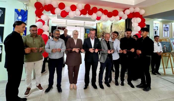 Hakkari'de Genç Sanatçıların Eserleri Büyük Beğeni Topladı