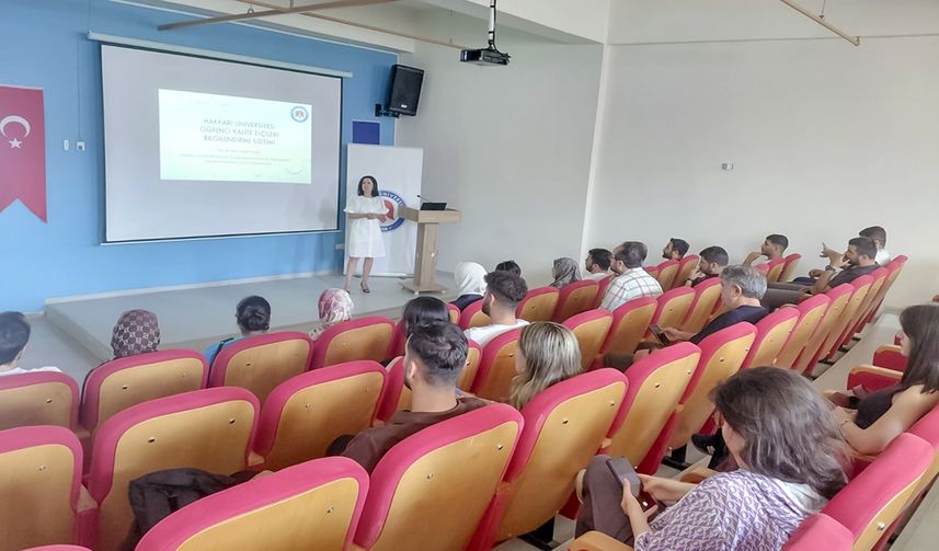Hakkari'de Öğrenci Kalite Elçileri Kalite Süreçleri İçin Bir Araya Geldi