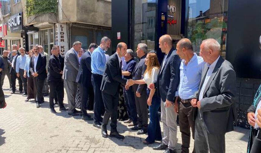 Keskin Bayındır Yüksekova’da Gençlerle ve Vatandaşlarla Buluştu
