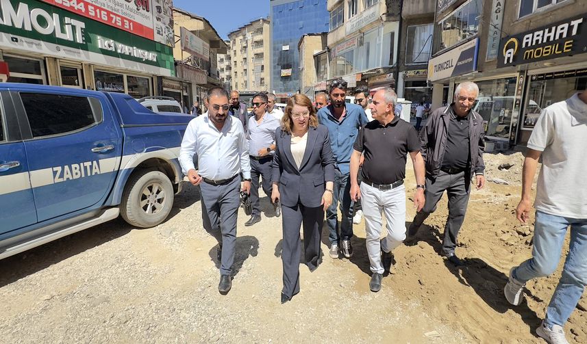 Yüksekova Kültür Sanat Sokağı’nda Altyapı Çalışmaları Sürüyor
