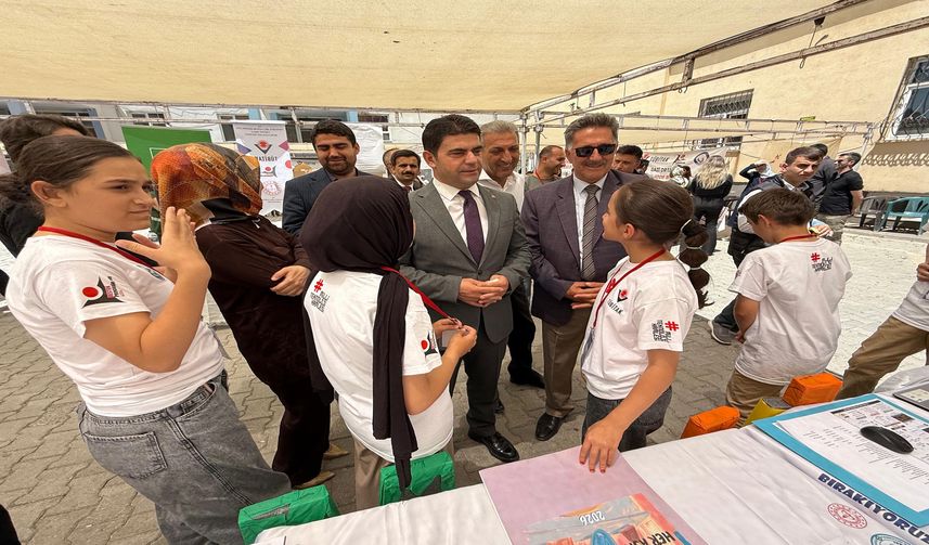 Hakkari’de TÜBİTAK 4006-C Bilim Fuarları Festivali Yoğun İlgi Gördü